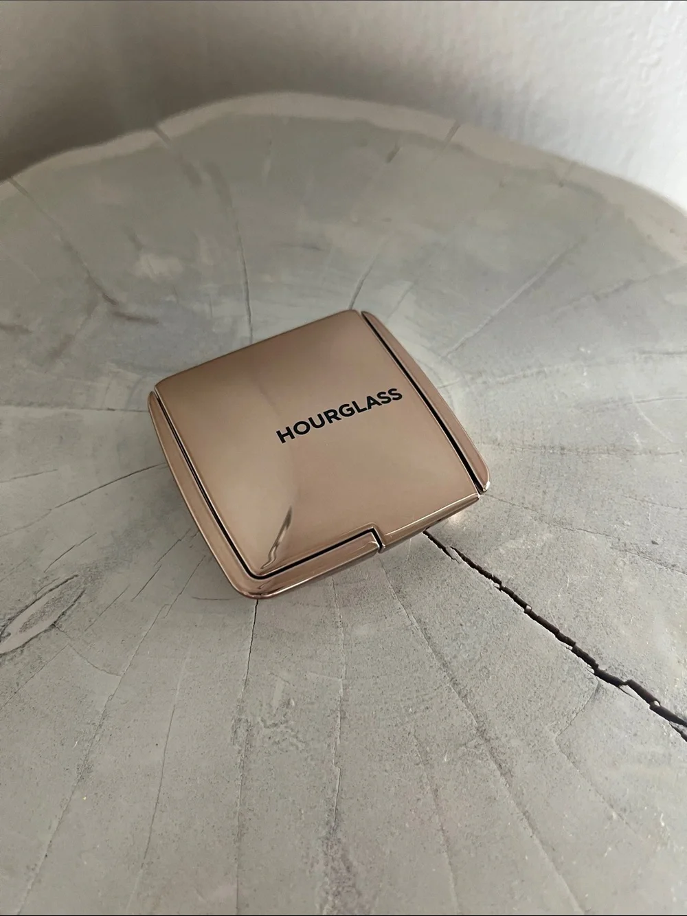Hourglass Travel Bronzer Gold Compact Case